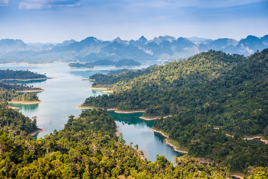Thailand Khao Sok National Park Cheow Lan Lake uitzicht
