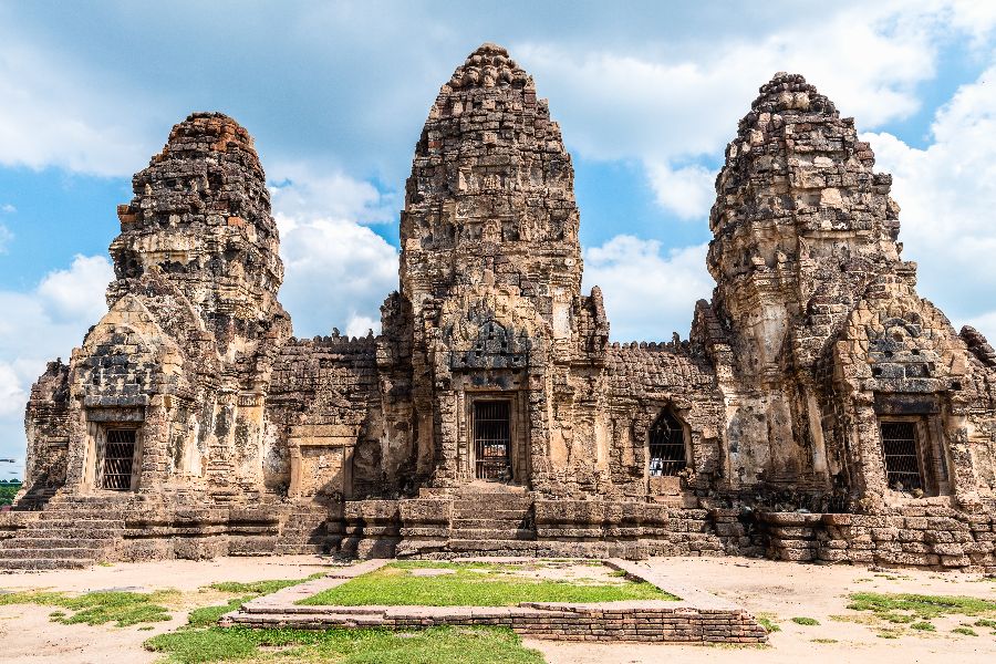 thailand lopburi phra prang sam yod monkey temple